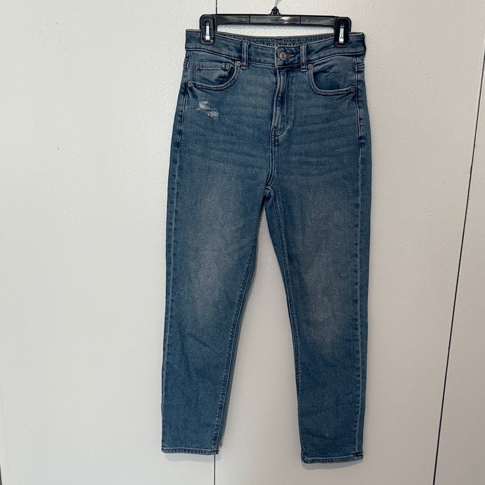 American Eagle Outfitters High Rise Straight leg Mom Jeans